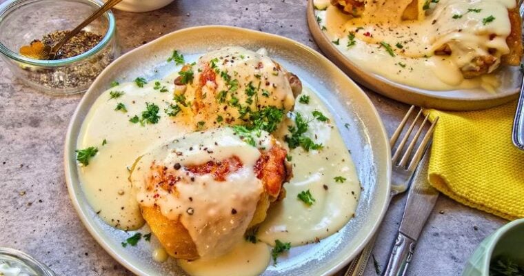 Ciulama (chicken in white sauce)