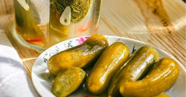 Fermented Pickled Cucumbers (Easy Small-Batch Recipe)