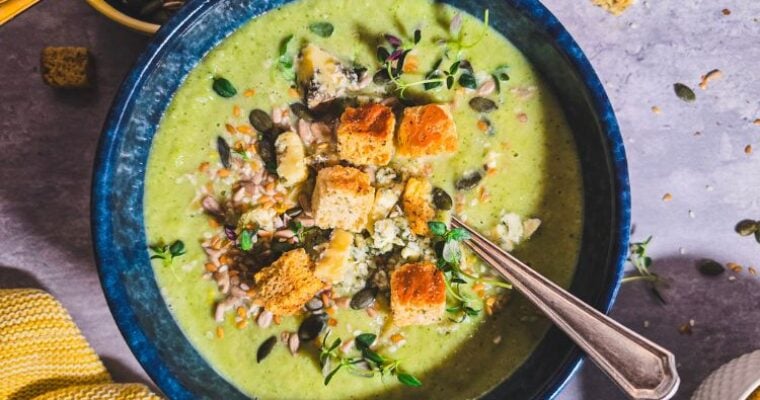 Broccoli and Stilton Soup in Soup Maker (White-Bean Velvet)