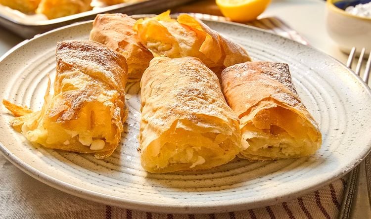 Sweet Tyropita (Greek Cottage Cheese Filo Pie Recipe)